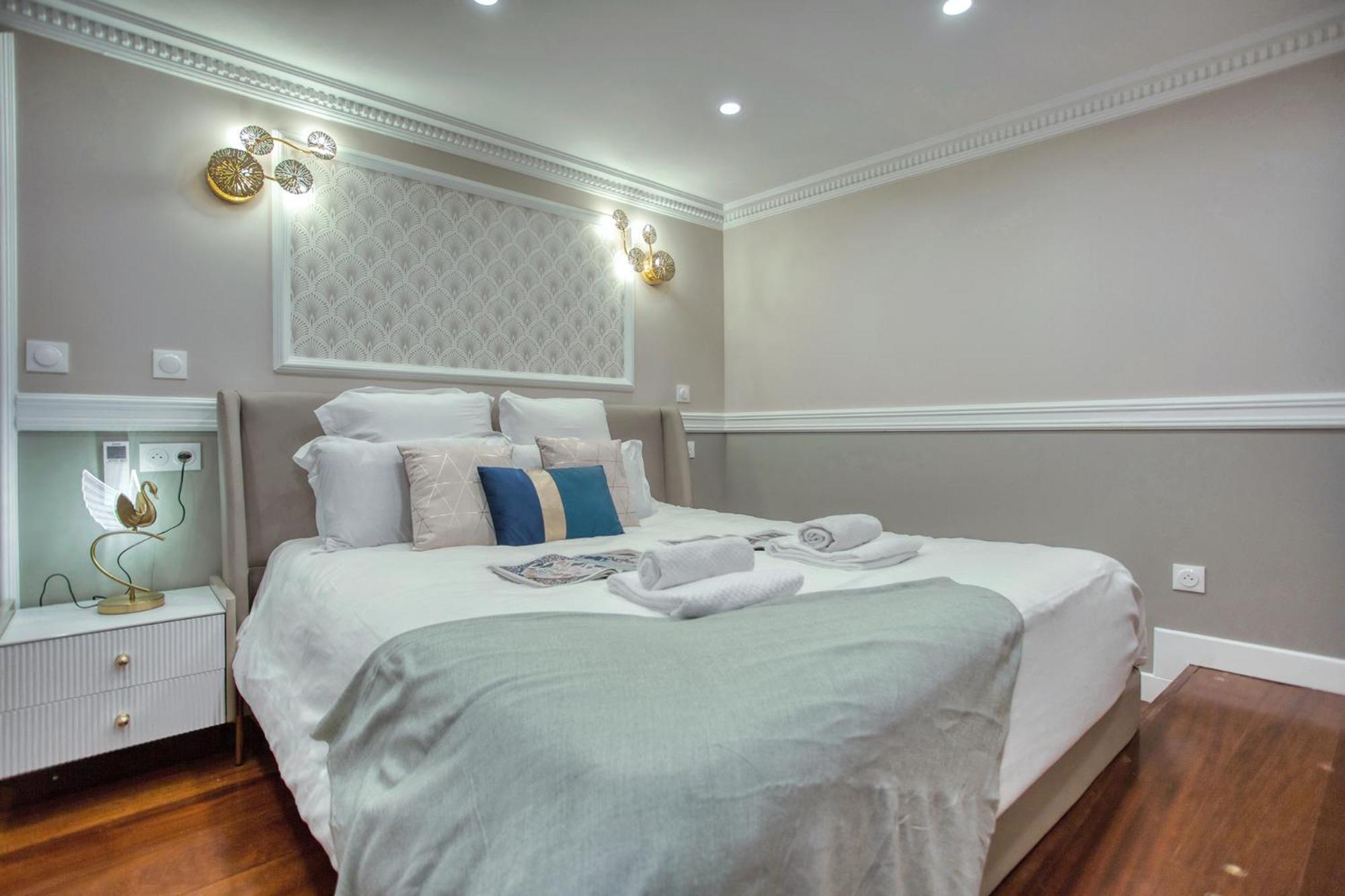 Elegant Triplex In Paris - Ideal For 10 - Aircon ภายนอก รูปภาพ