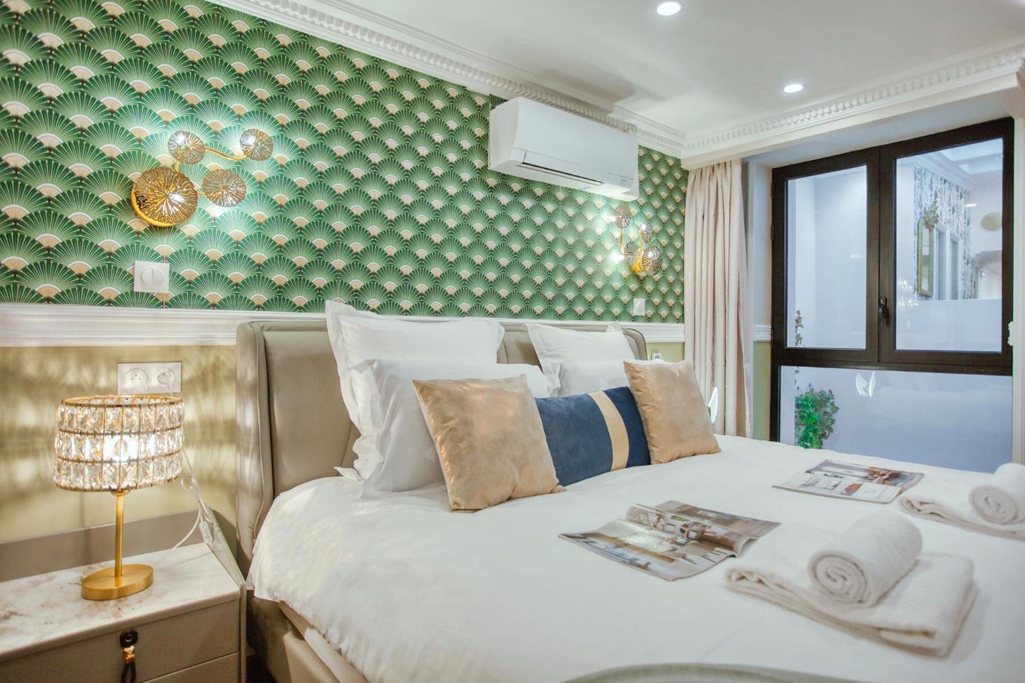 Elegant Triplex In Paris - Ideal For 10 - Aircon ภายนอก รูปภาพ