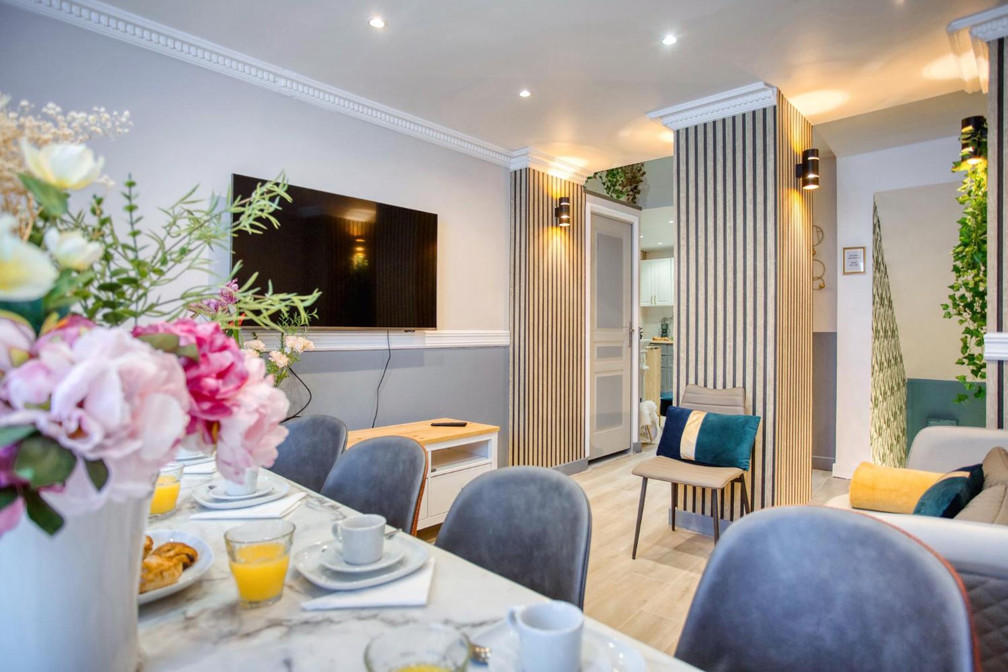 Elegant Triplex In Paris - Ideal For 10 - Aircon ภายนอก รูปภาพ