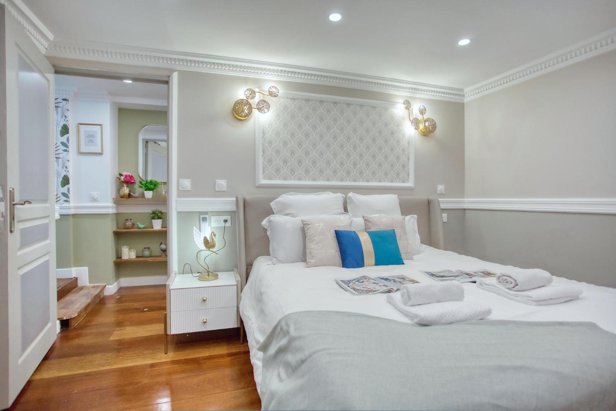Elegant Triplex In Paris - Ideal For 10 - Aircon ภายนอก รูปภาพ