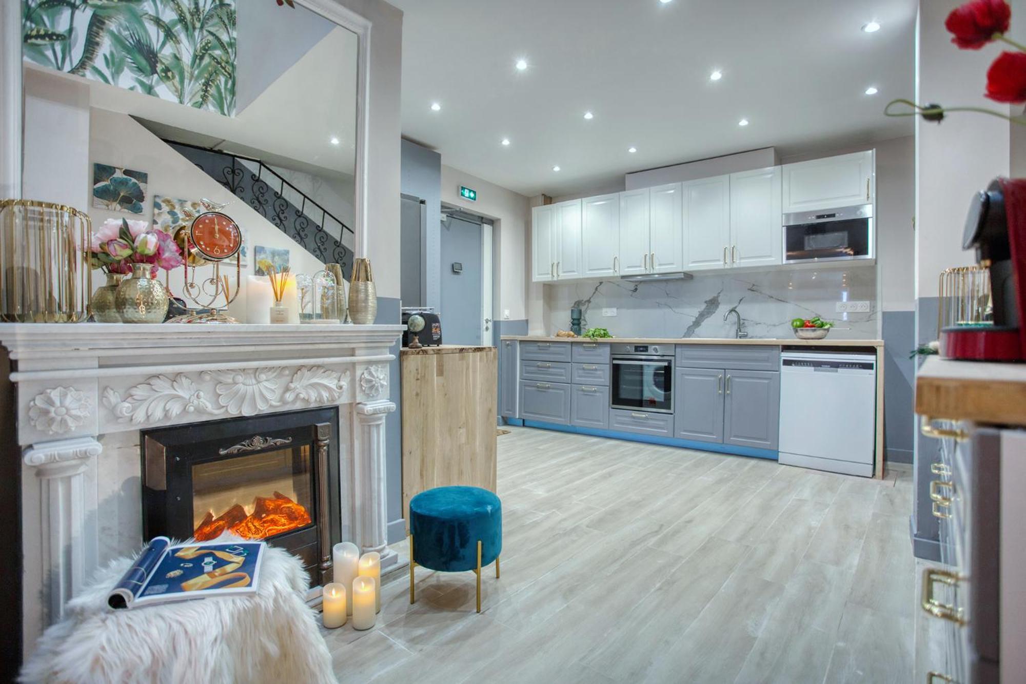 Elegant Triplex In Paris - Ideal For 10 - Aircon ภายนอก รูปภาพ