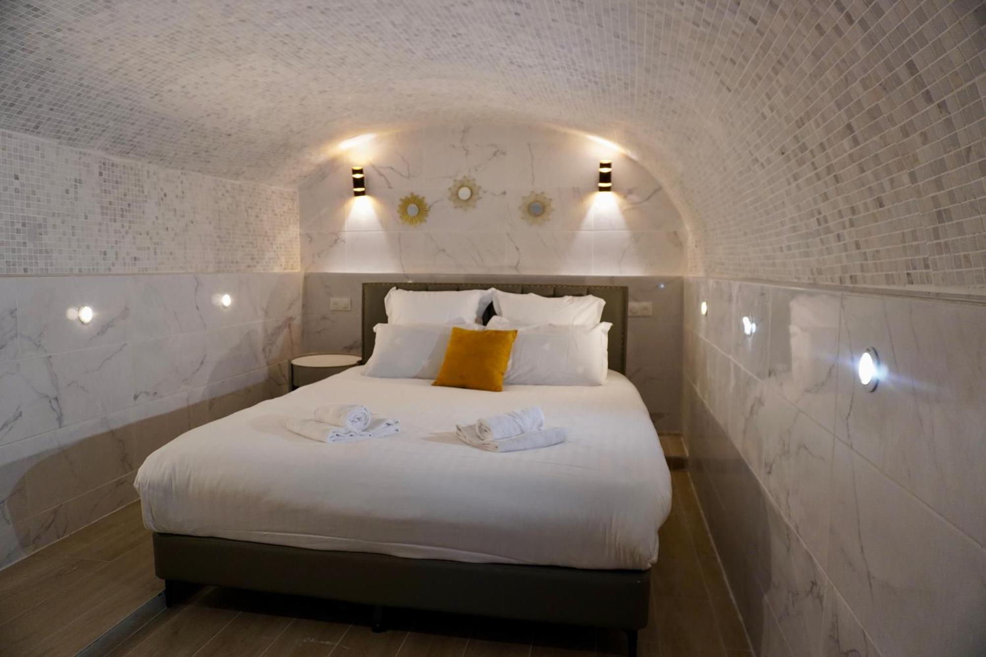 Elegant Triplex In Paris - Ideal For 10 - Aircon ภายนอก รูปภาพ